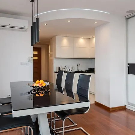 Superior With Terrace & Free Parking 아파트