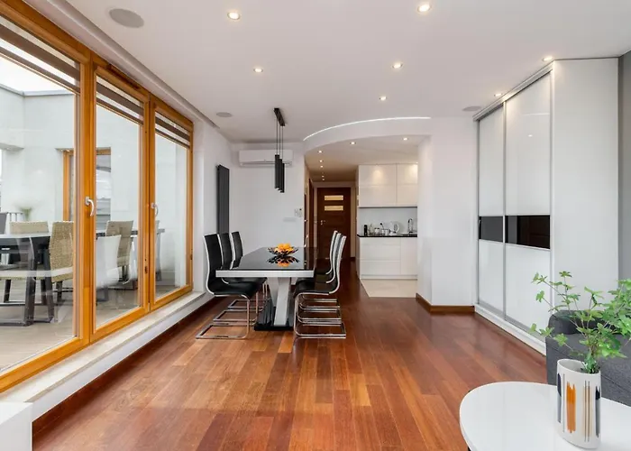 Superior With Terrace & Free Parking كراكوفيا