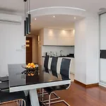 Superior With Terrace & Free Parking Apartman